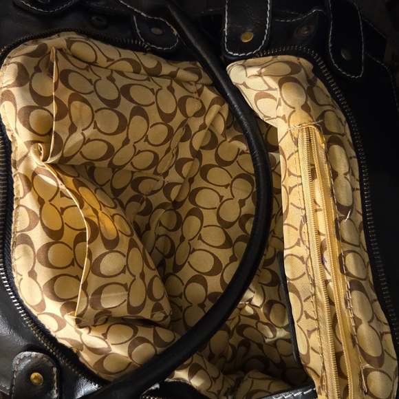 *A Canvas Coach styled bag. - Picture 9 of 11